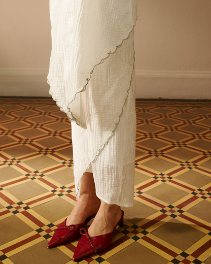 Seruni Set in White